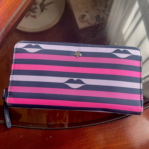 Kate Spade Karissa Set - Backpack, Wallet, Makeup Bag/Pencil Case - Striped lips - Picture 2 of 10